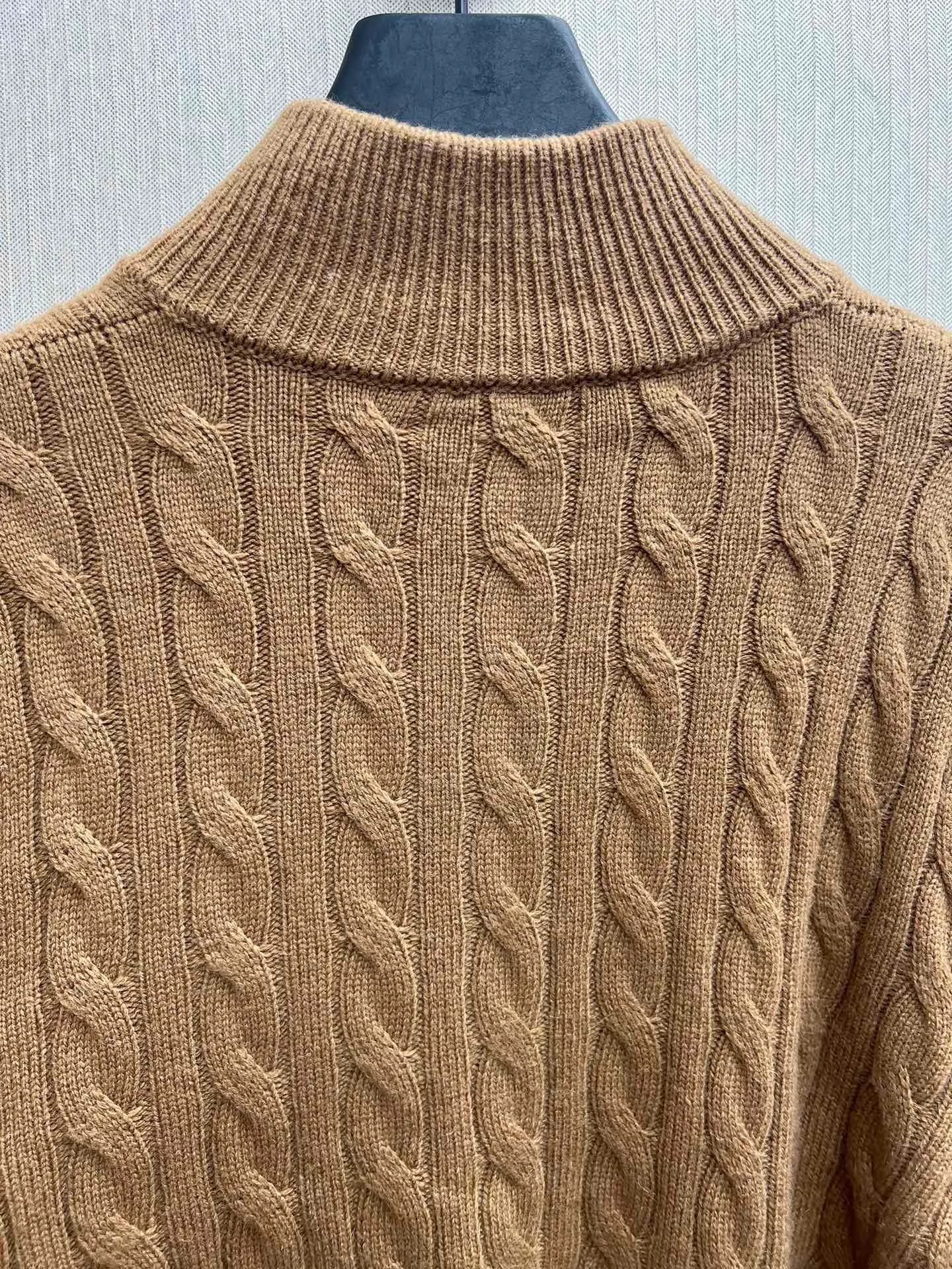 P500 Polo 25ss new solid color pony embroidered long-sleeved sweater, men's khaki, code number: S.M.L.XL.